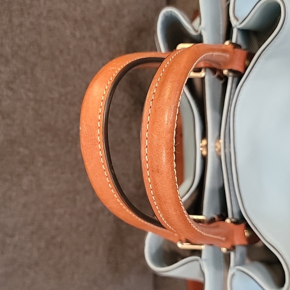 Dooney & Bourke Sky Blue LeatherTote Tan Handles - Picture 3 of 11